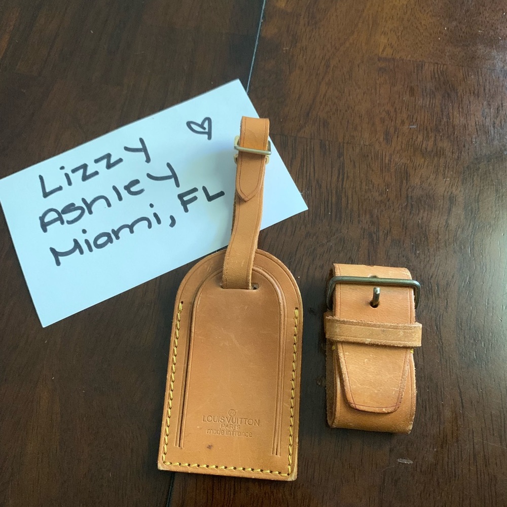 Louis Vuitton Large Luggage Tag set